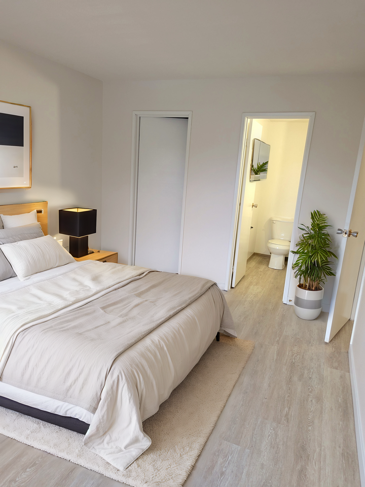 Country Squire - Photo 2 of 39