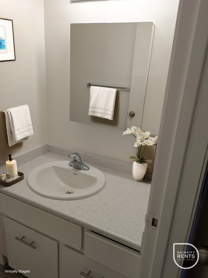 Country Squire - Photo 7 of 39