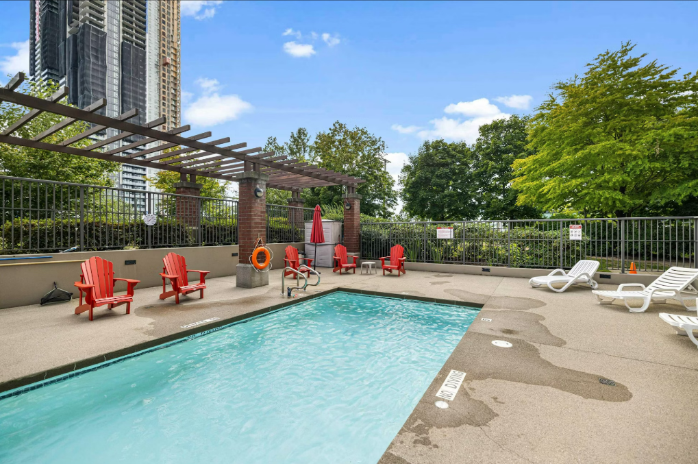 Marquis Grande - Photo 3 of 18