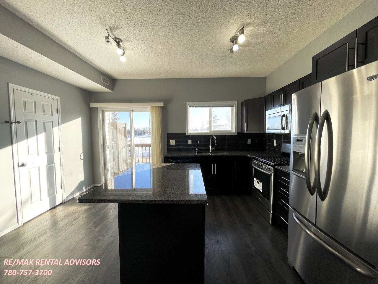 6520 2 Ave Sw - Photo 4 of 20