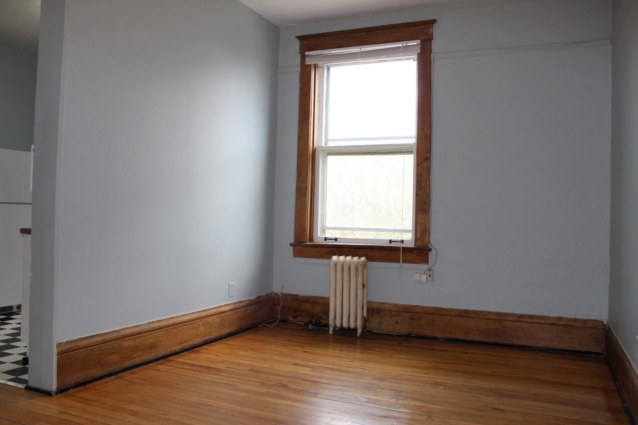 Coronation Place - Photo 5 of 13