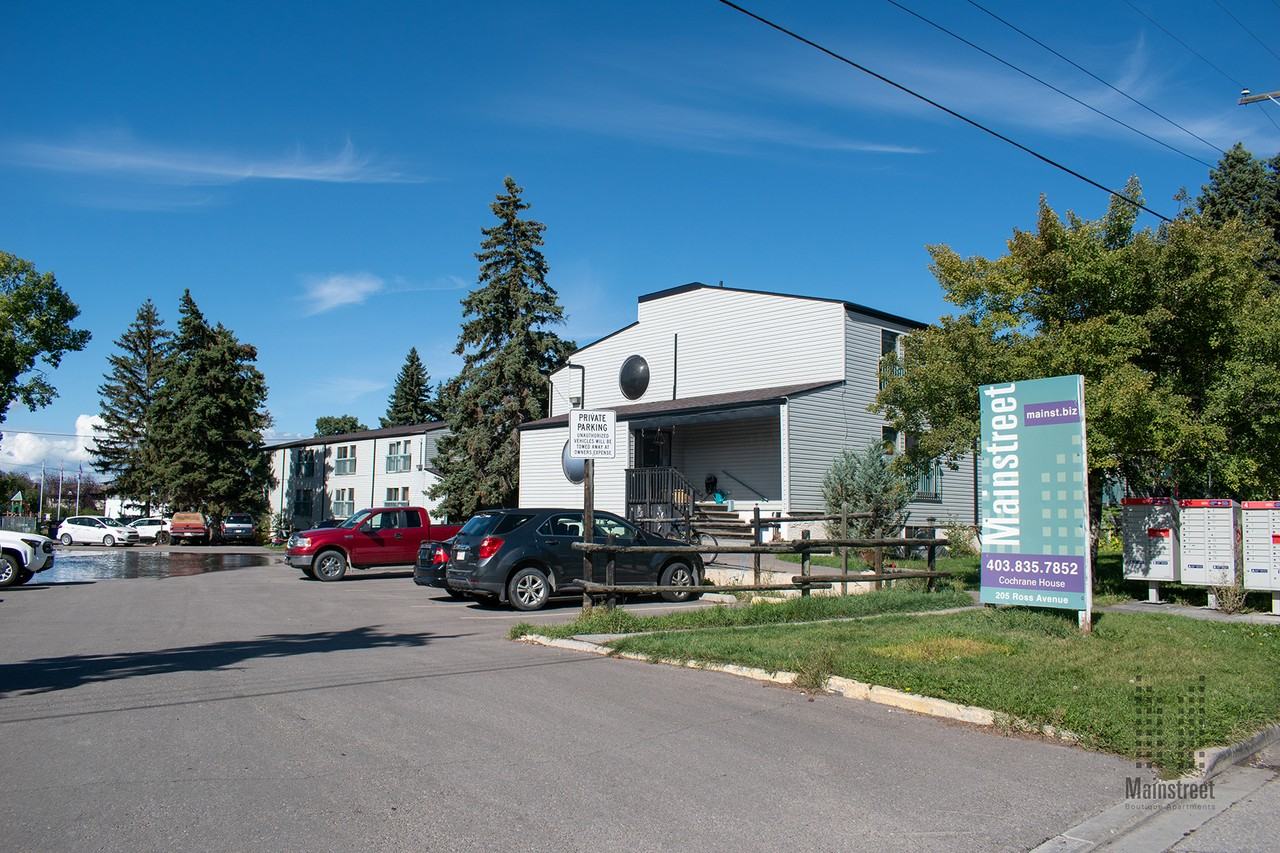 Cochrane House Apartments - Photo 3 of 17