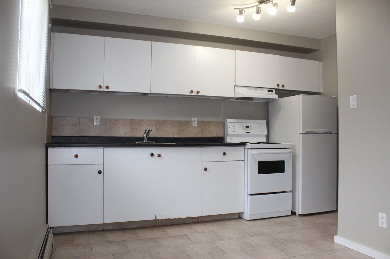 Duchess Manor - Photo 4 of 8