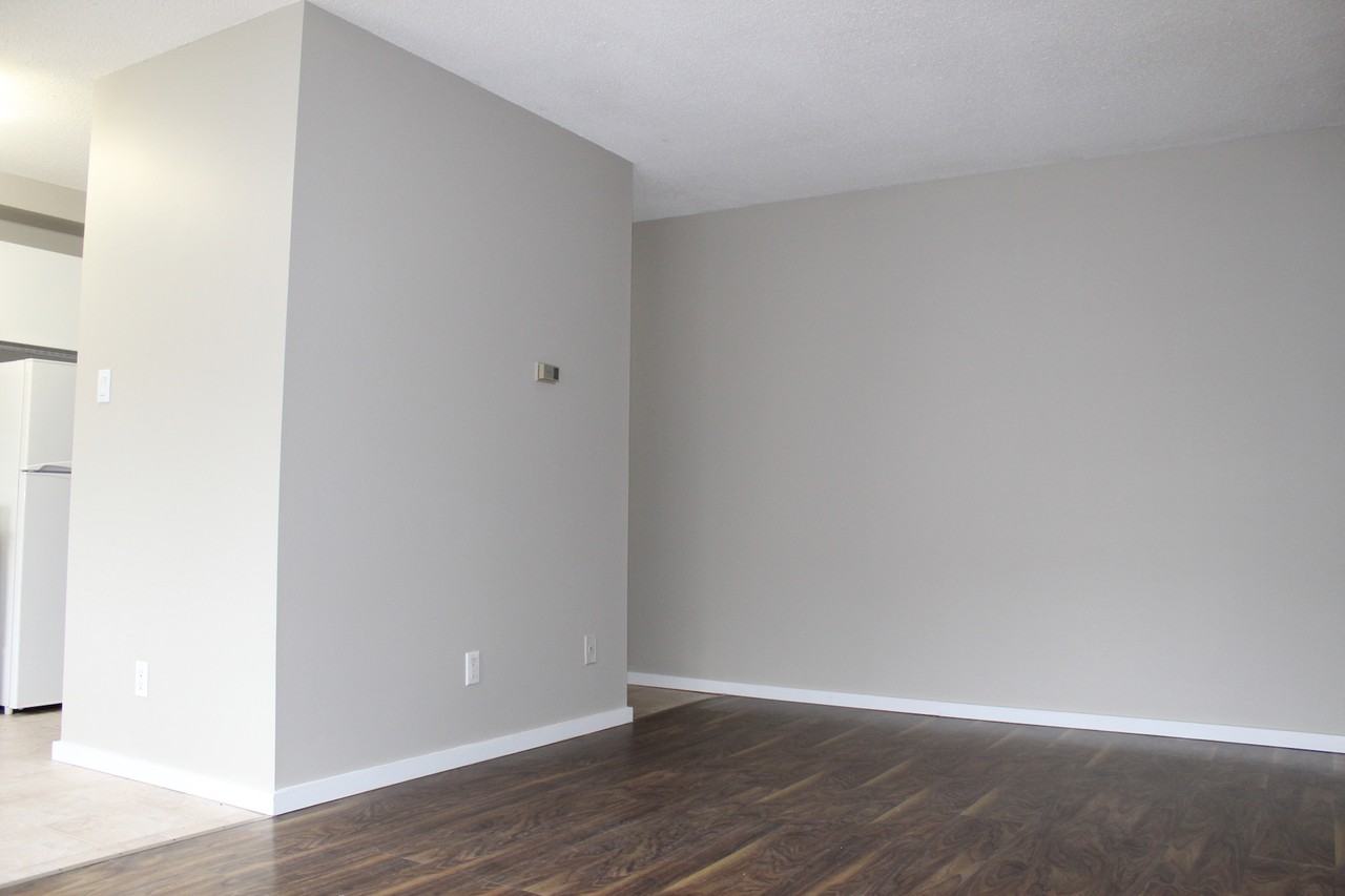 Duchess Manor - Photo 5 of 8