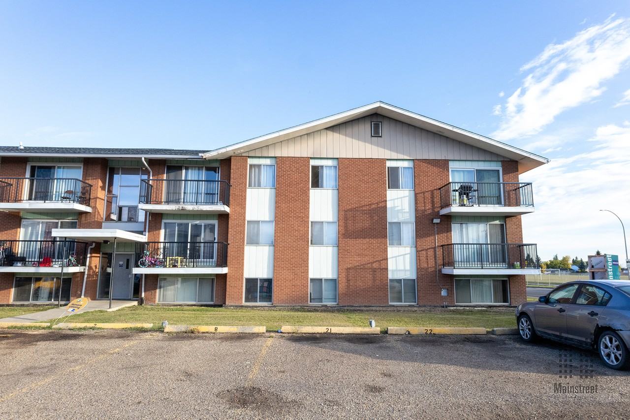 Rosslyn Apartments - Photo 7 of 9