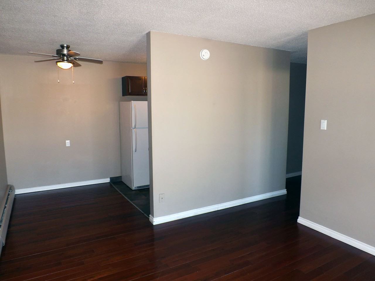 Nicoll Manor - Photo 2 of 12