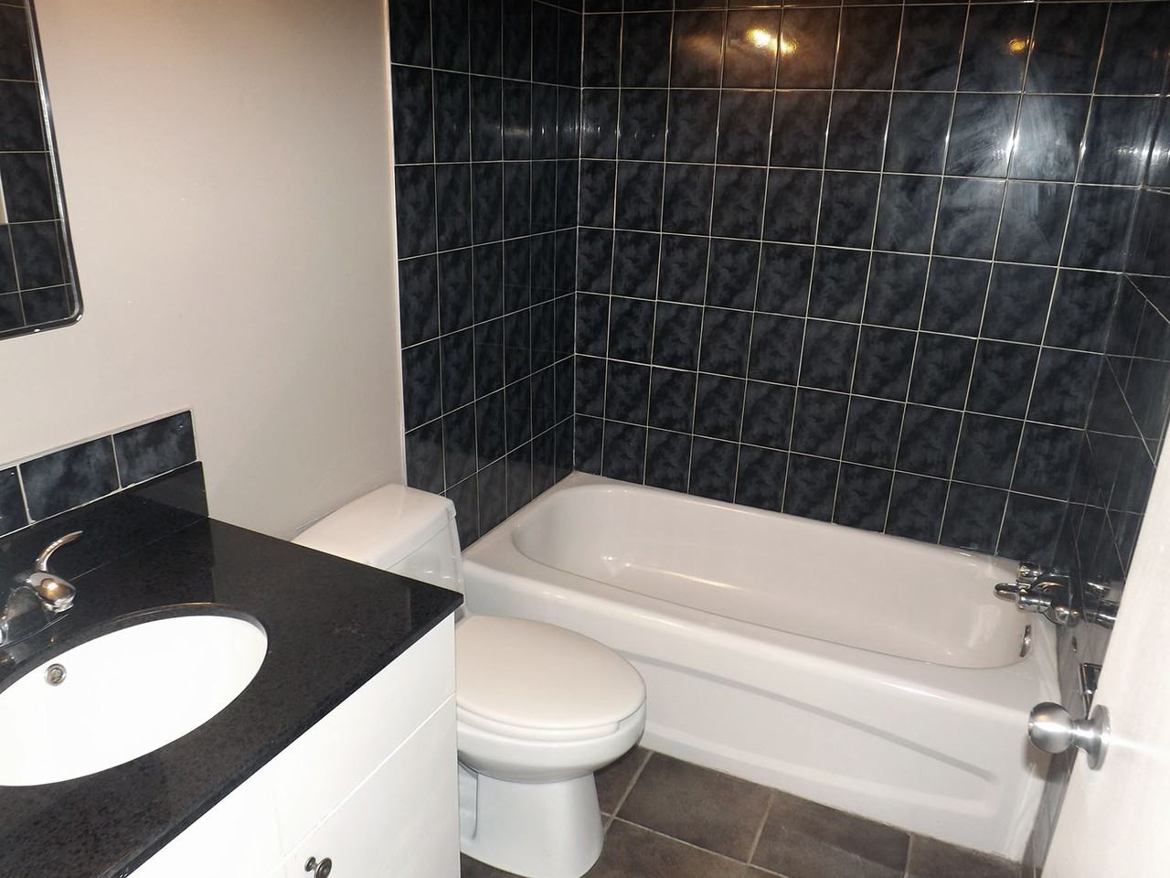 Nicoll Manor - Photo 5 of 12