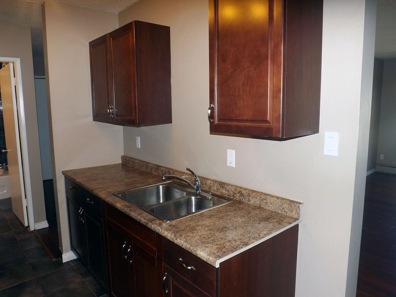 Nicoll Manor - Photo 6 of 12