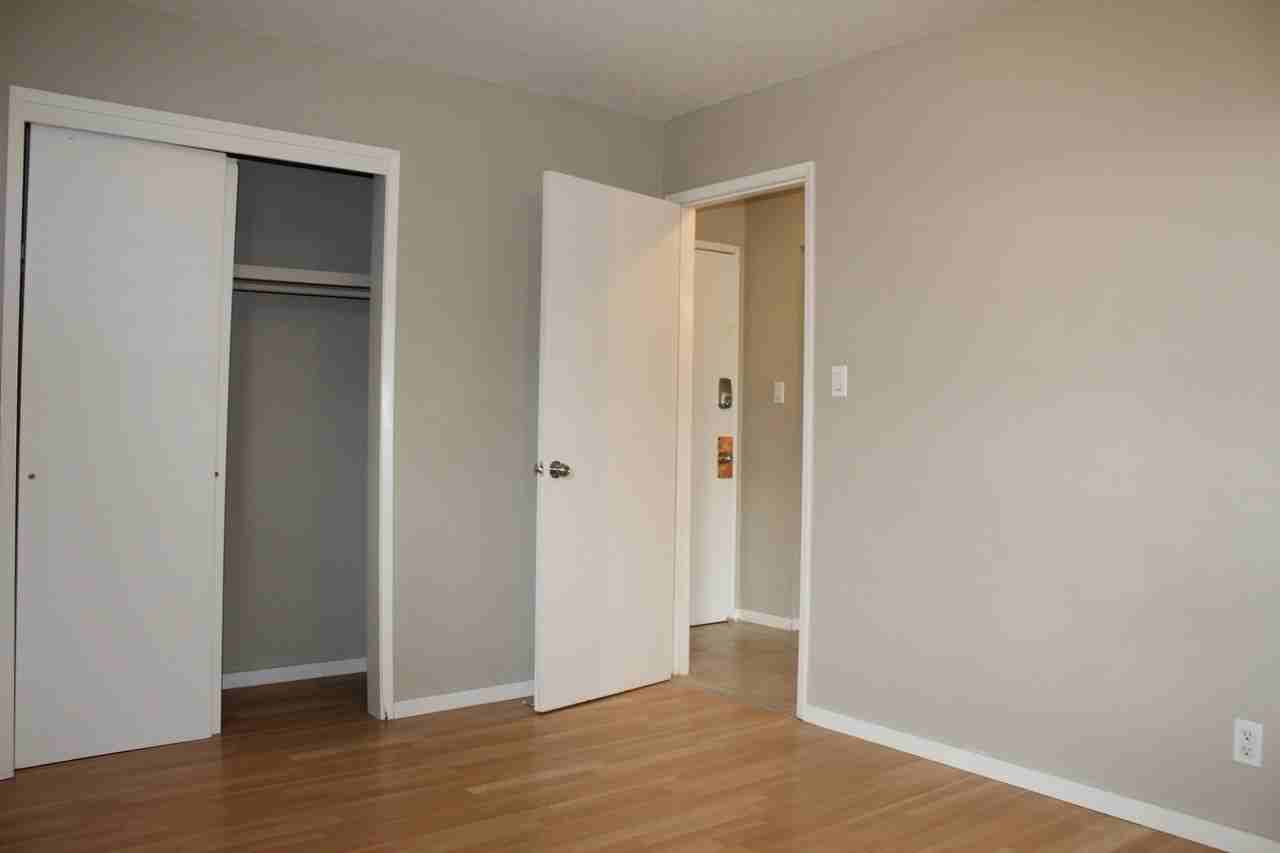 Rockhill Manor - Photo 4 of 10