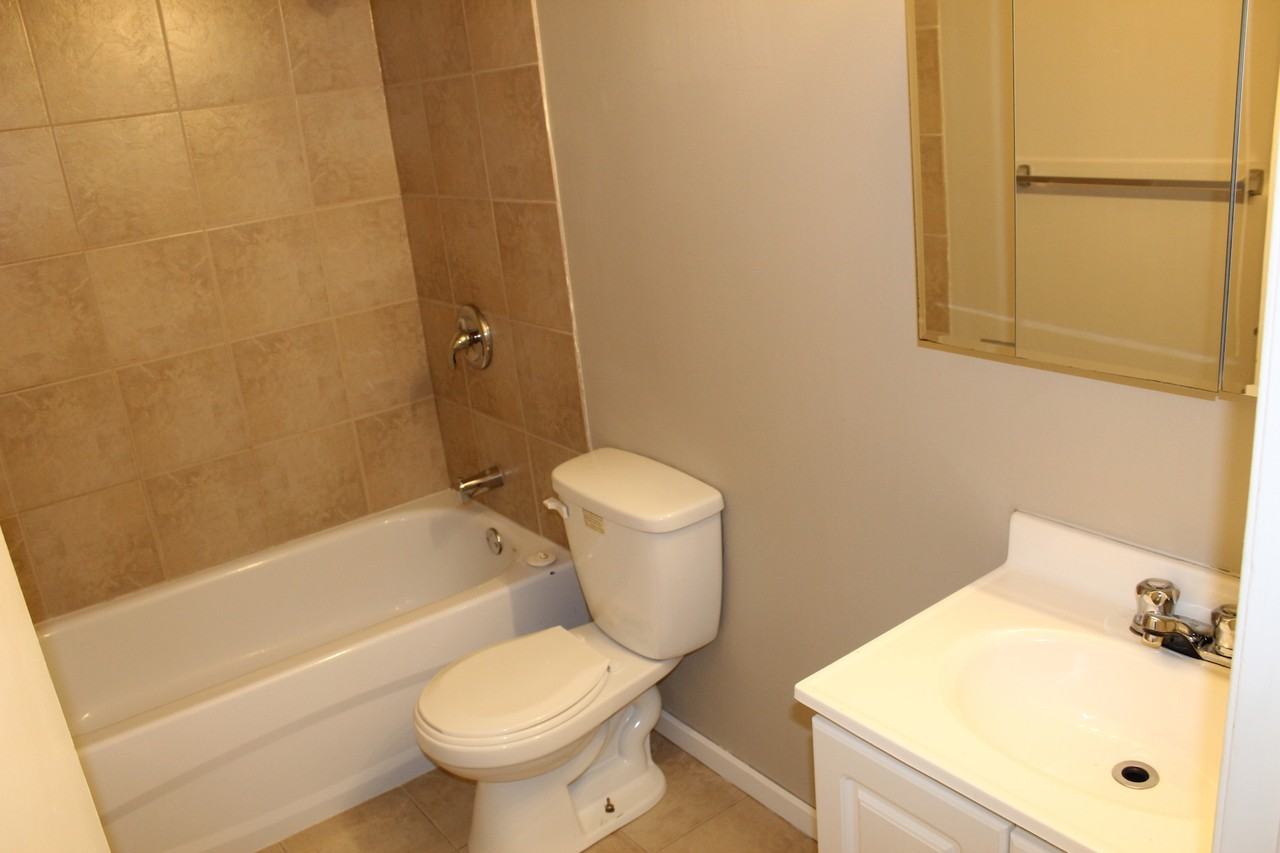 Rockhill Manor - Photo 5 of 10