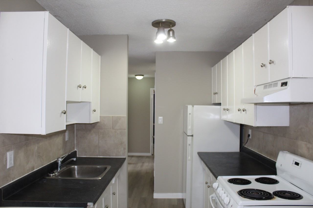 Oasis Apartments - Photo 3 of 19