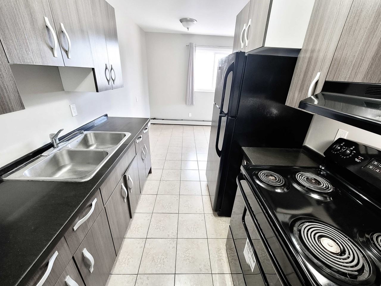 Aquarius Place - Photo 2 of 10