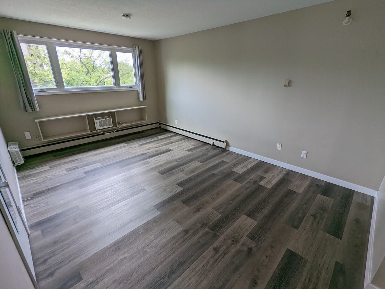 Mainstreet University Apartments - Photo 7 of 10