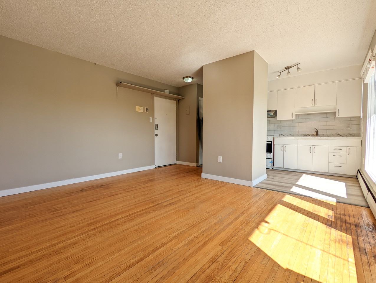 Rossdale Apartments 1 - Photo 2 of 10