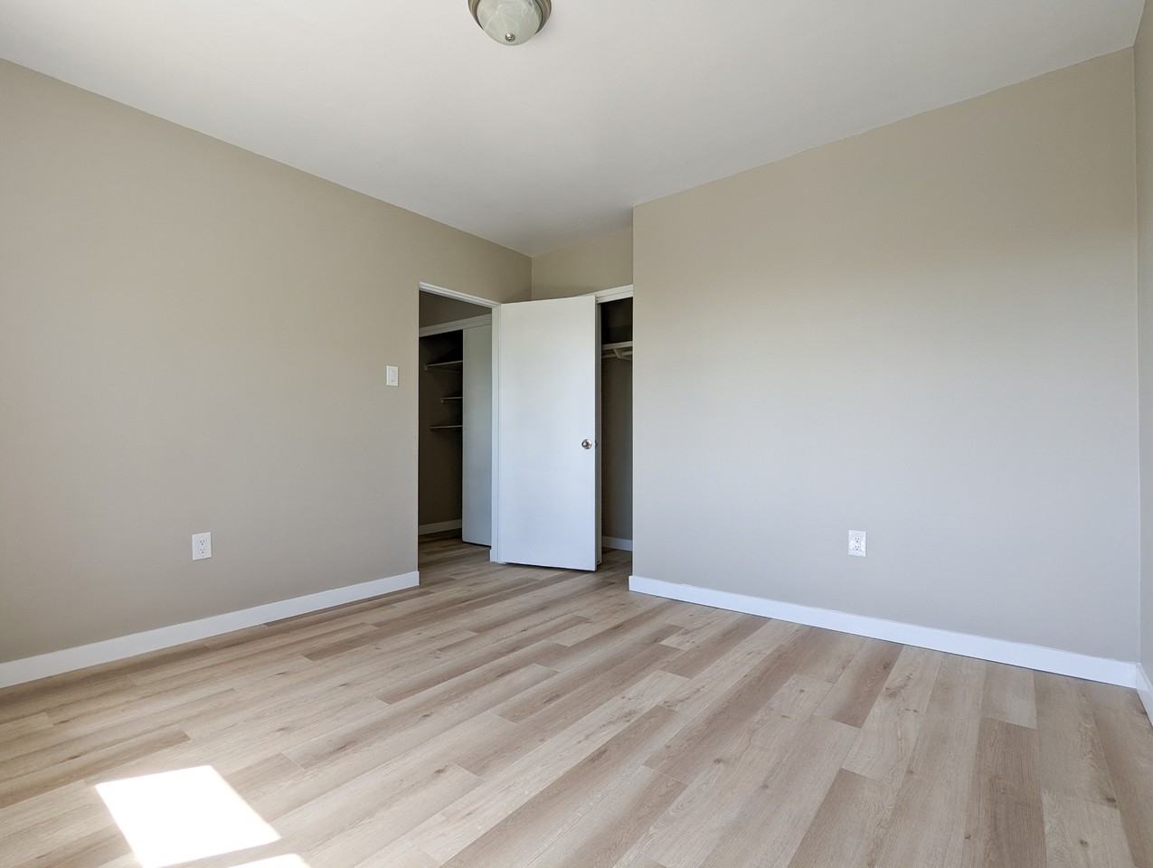 Rossdale Apartments 1 - Photo 5 of 10