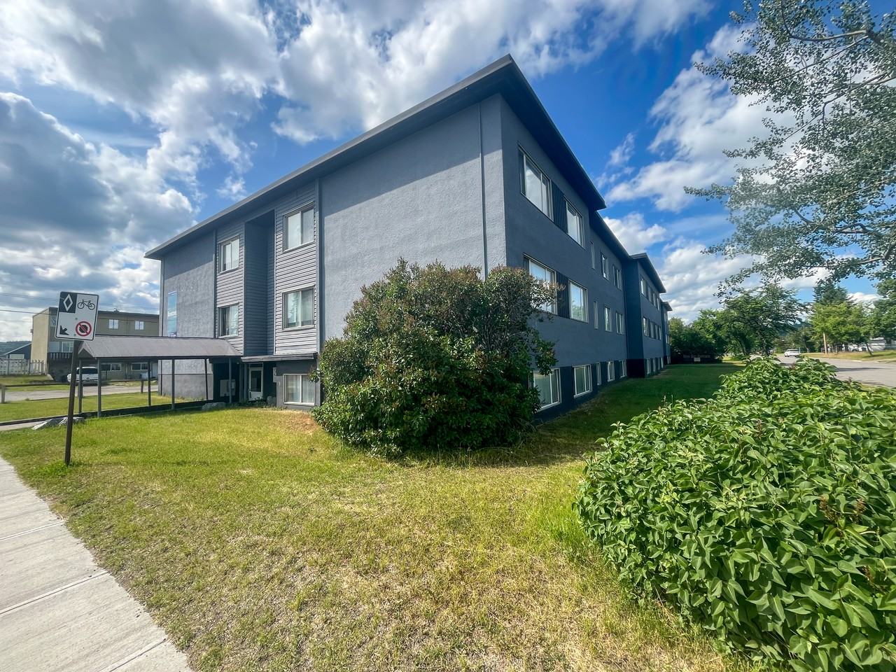 Mainstreet Central Apartments - Photo 5 of 17