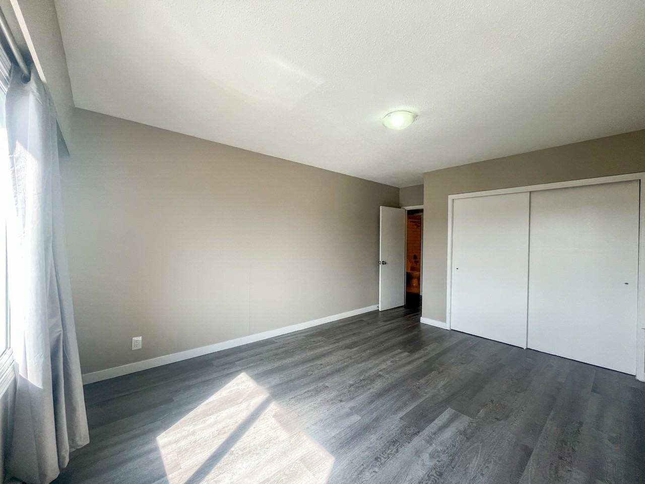 Mainstreet Central Apartments - Photo 6 of 17