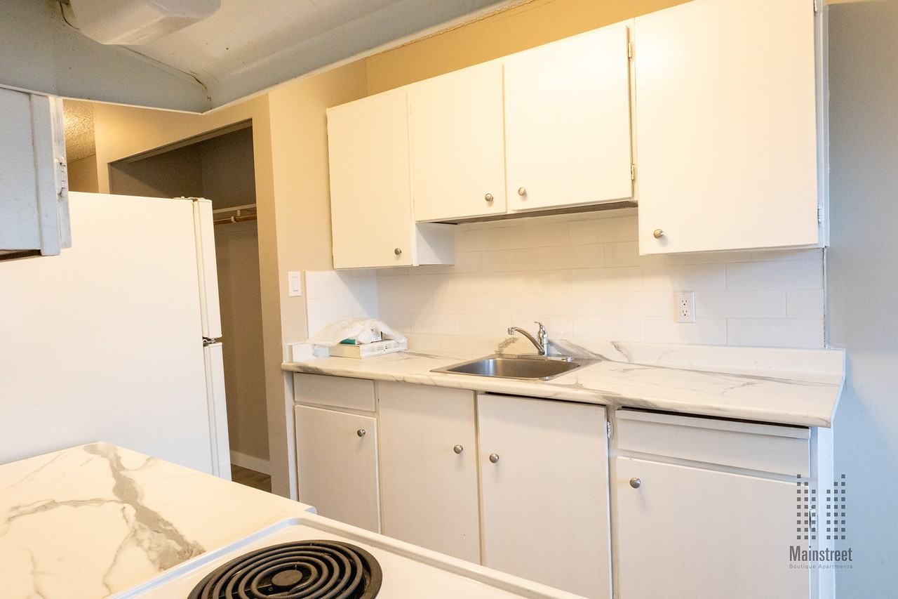 Chilliwack District Mainstreet Apartments - Photo 3 of 16
