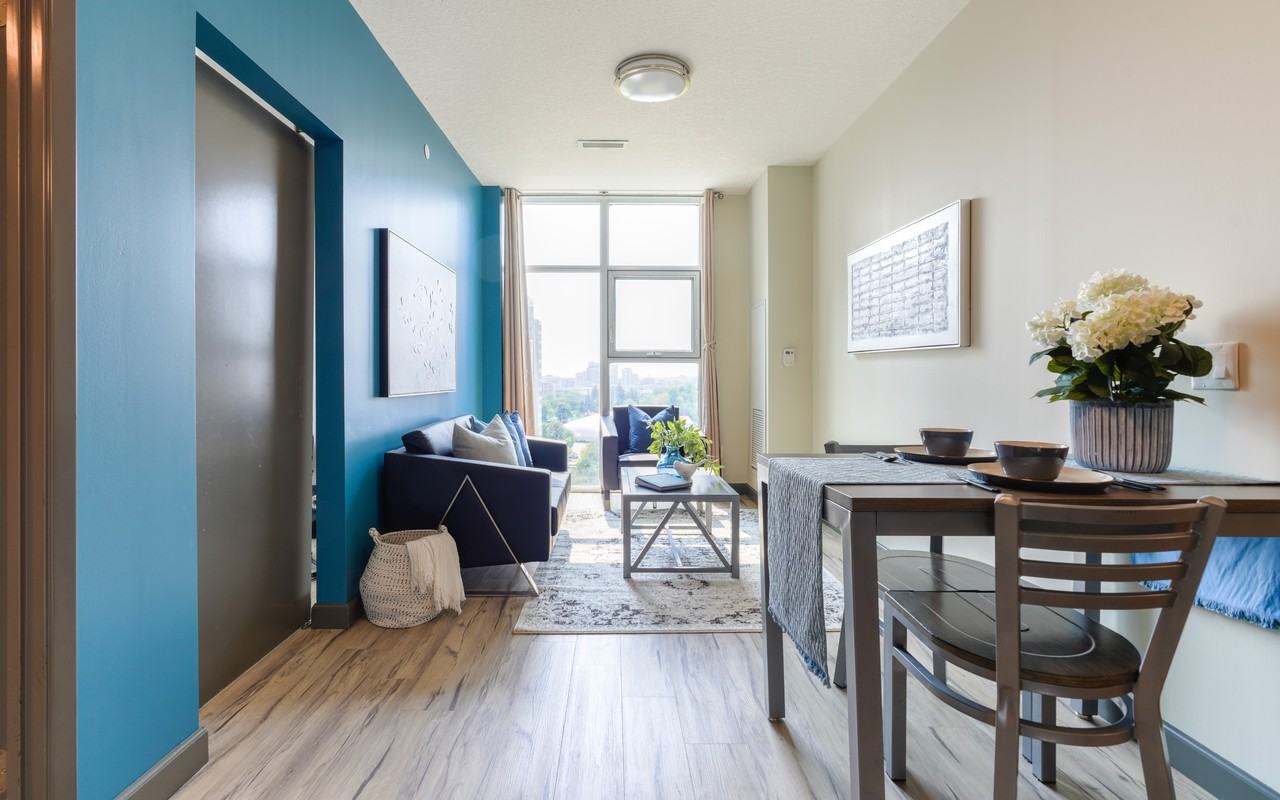 131 University Avenue - Photo 2 of 12