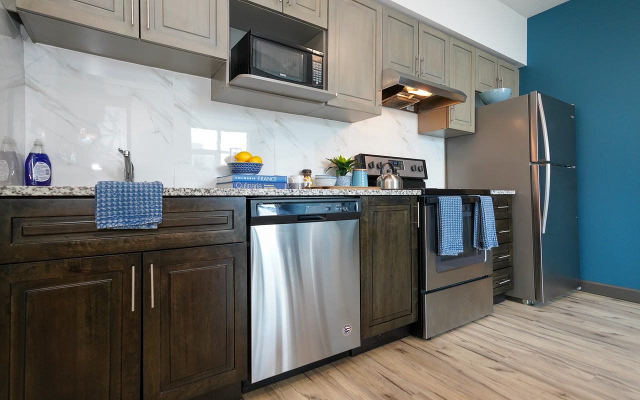 131 University Avenue - Photo 4 of 12