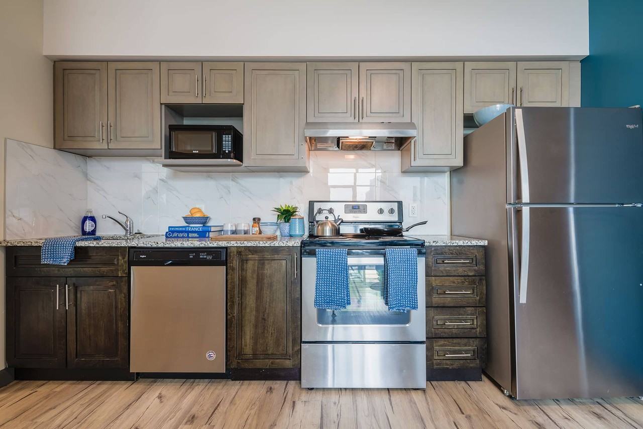 131 University Avenue - Photo 7 of 12