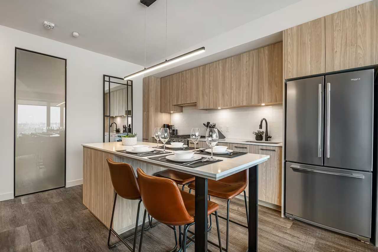 1107 Gladstone Rd Nw - Photo 2 of 30