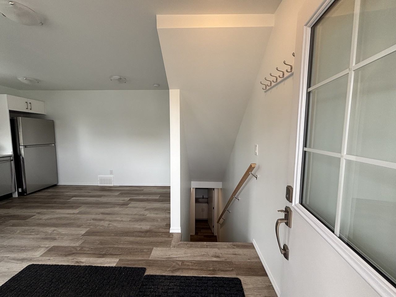 1 MONTH FREE – Modern 2 Bedroom, 1 Bathroom Basement Suite in NW Edmonton | SF216 - Photo 3 of 13