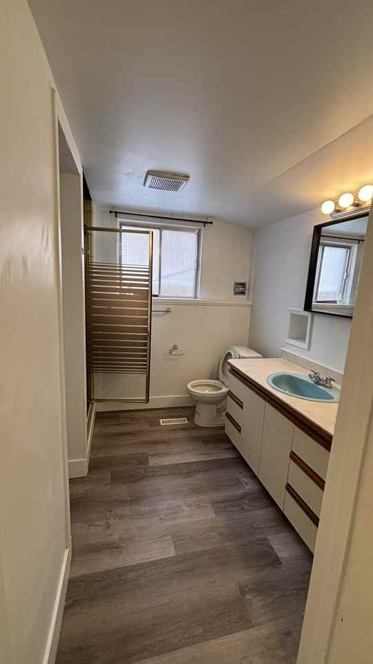 1 MONTH FREE – Modern 2 Bedroom Basement Suite in NW Edmonton | SF241 - Photo 5 of 16