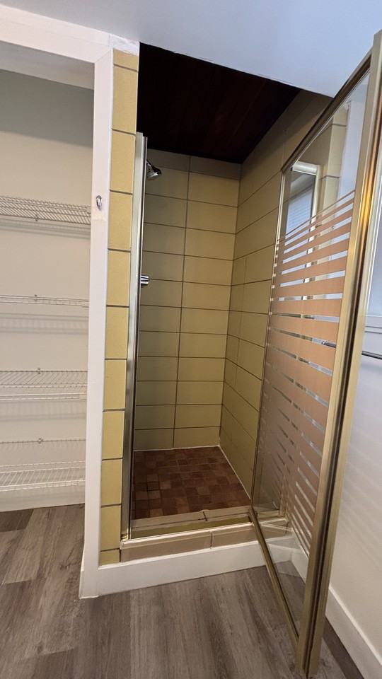 1 MONTH FREE – Modern 2 Bedroom Basement Suite in NW Edmonton | SF241 - Photo 6 of 16