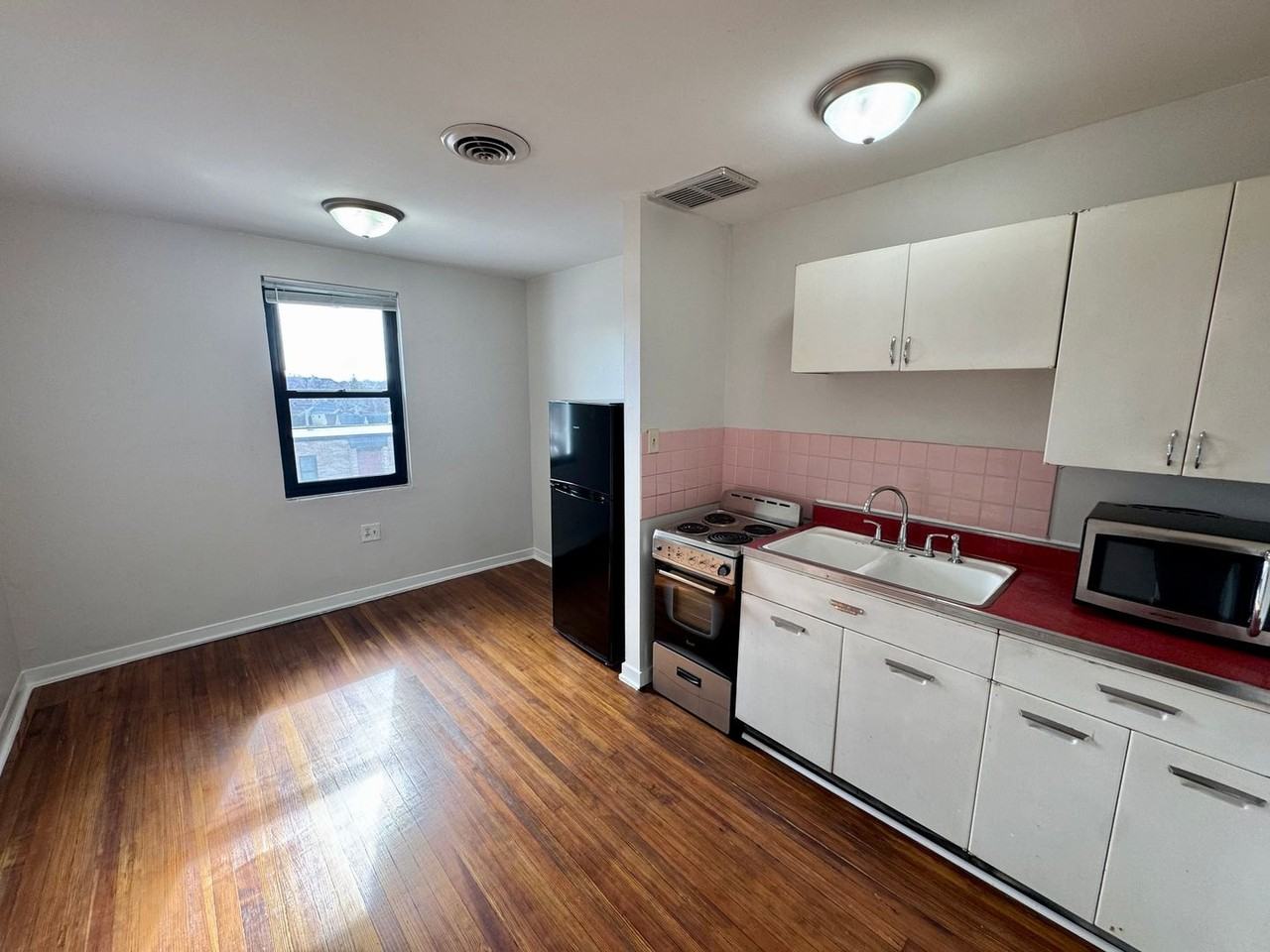 The Sorrento Apartments - Photo 6 of 16