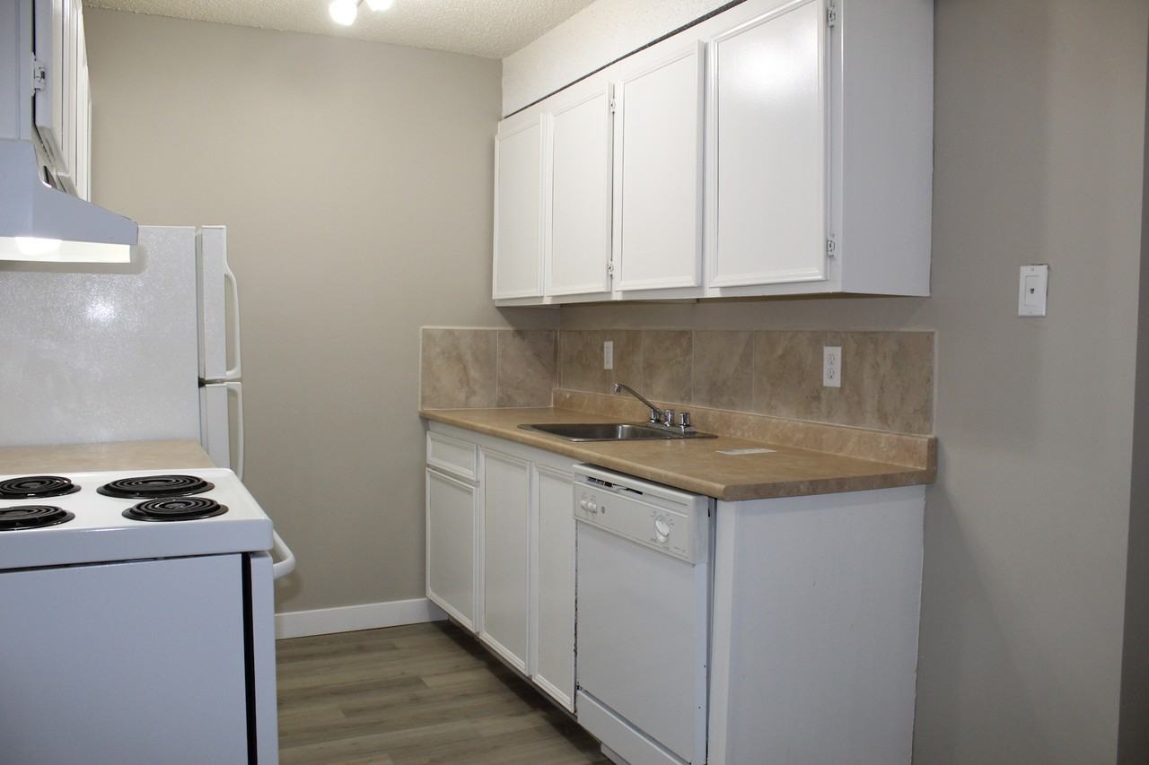 Mainstreet Residence - Photo 5 of 10