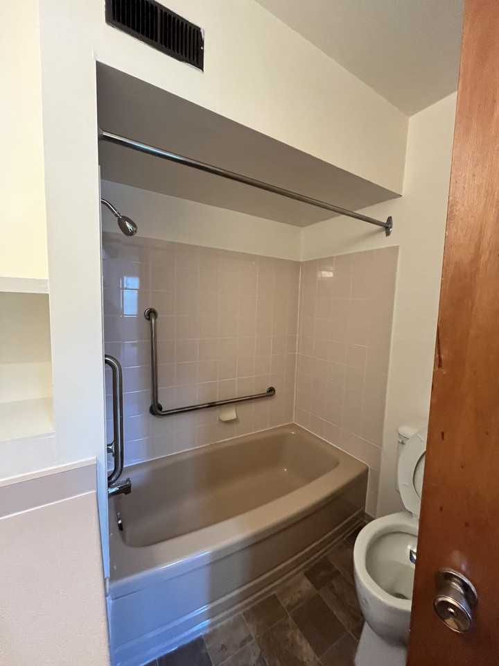 Irene Apartments - Photo 4 of 8