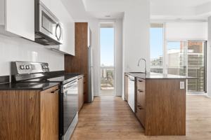 featured image of 192 Bronson Ave