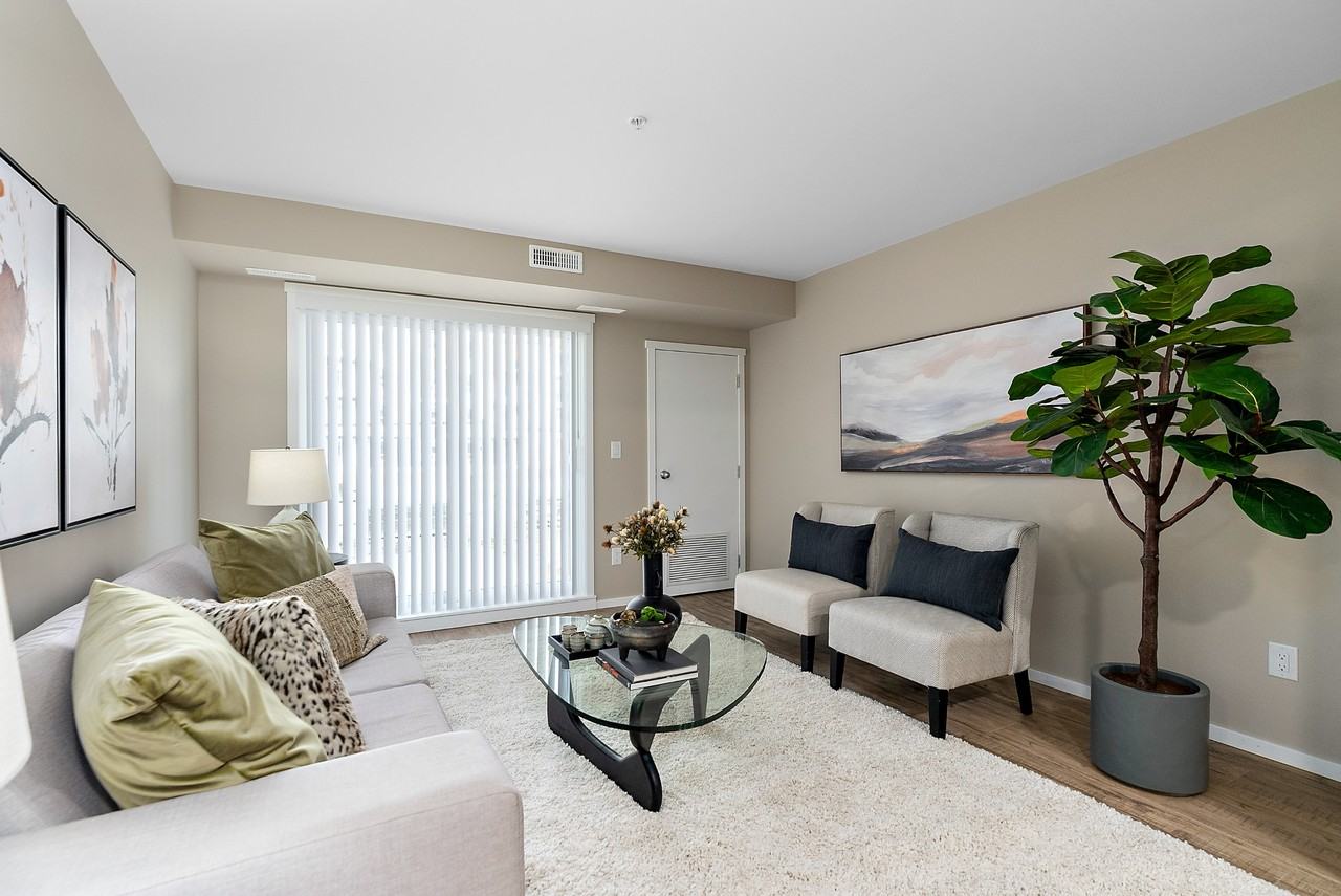 Silverside Pointe - Photo 5 of 23