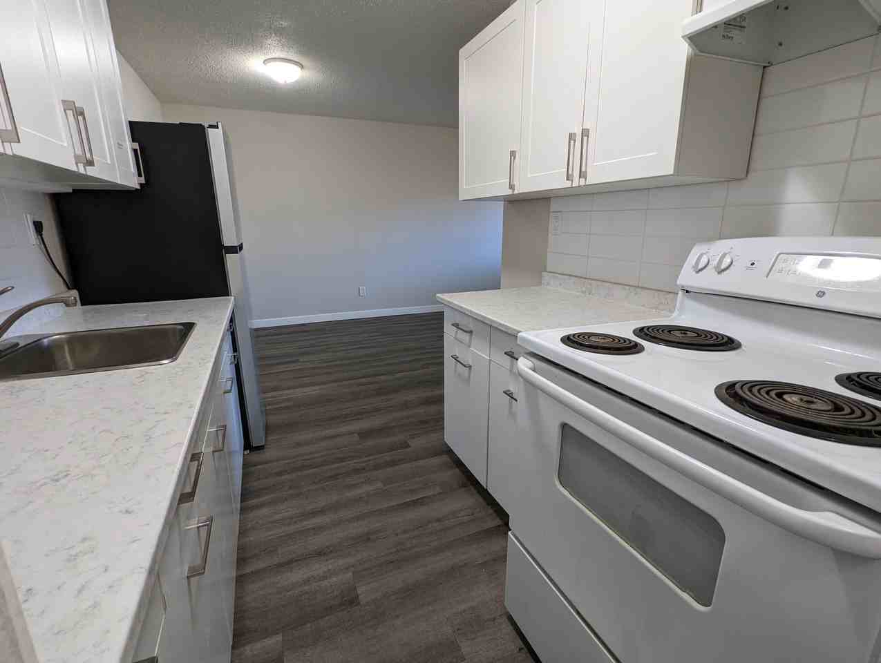 Lancelot Apartments - Photo 7 of 16