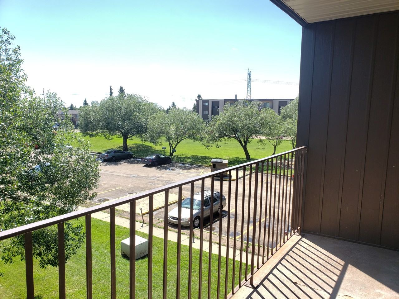 Hampton Court - Photo 4 of 15