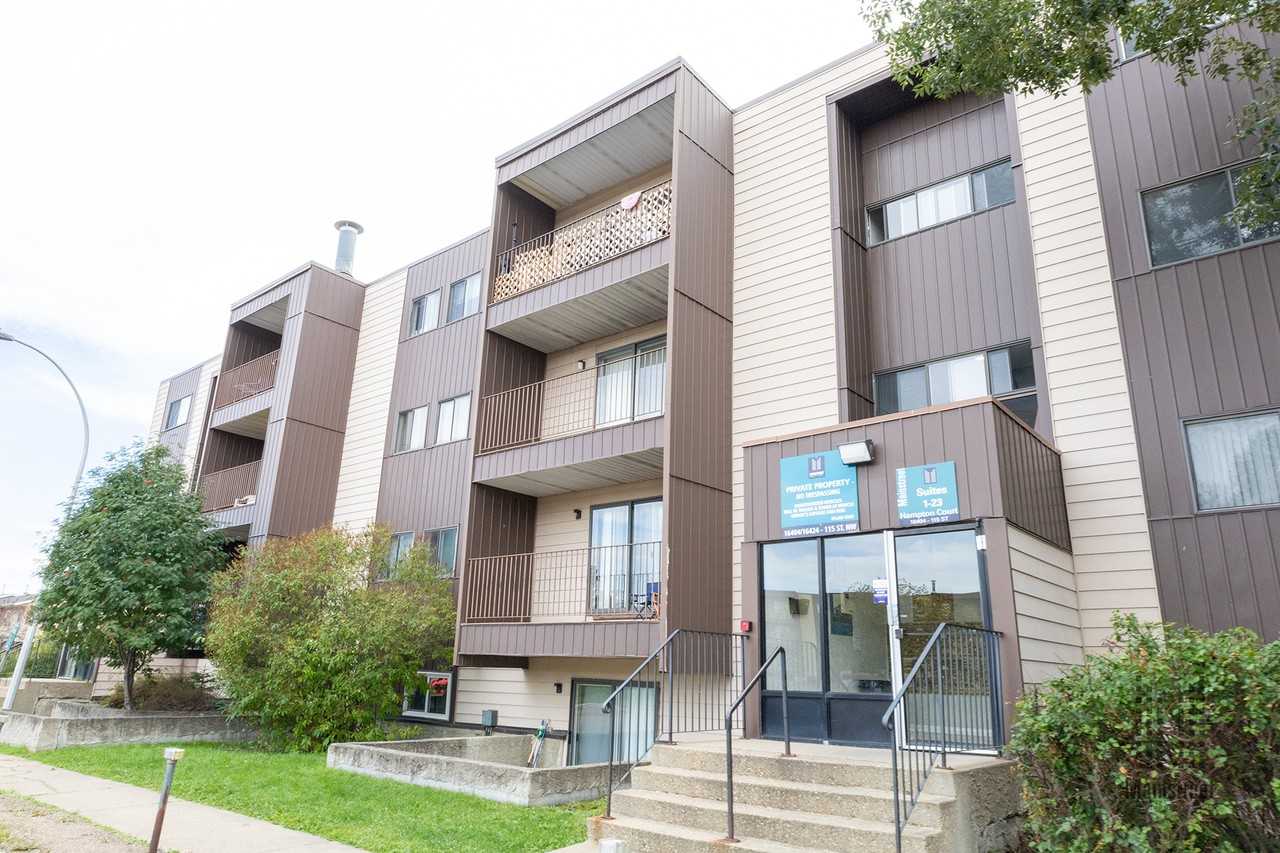 Hampton Court - Photo 5 of 15