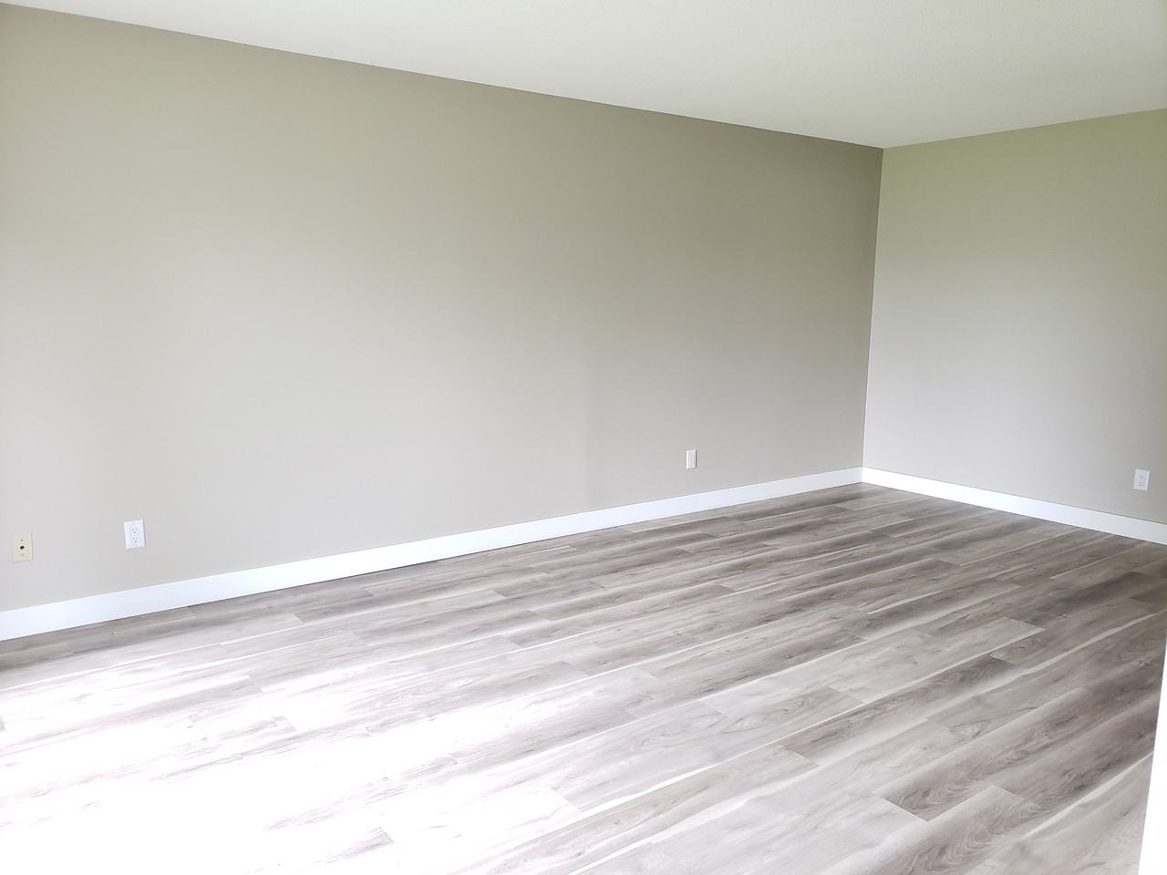 Cambridge Manor - Photo 5 of 13