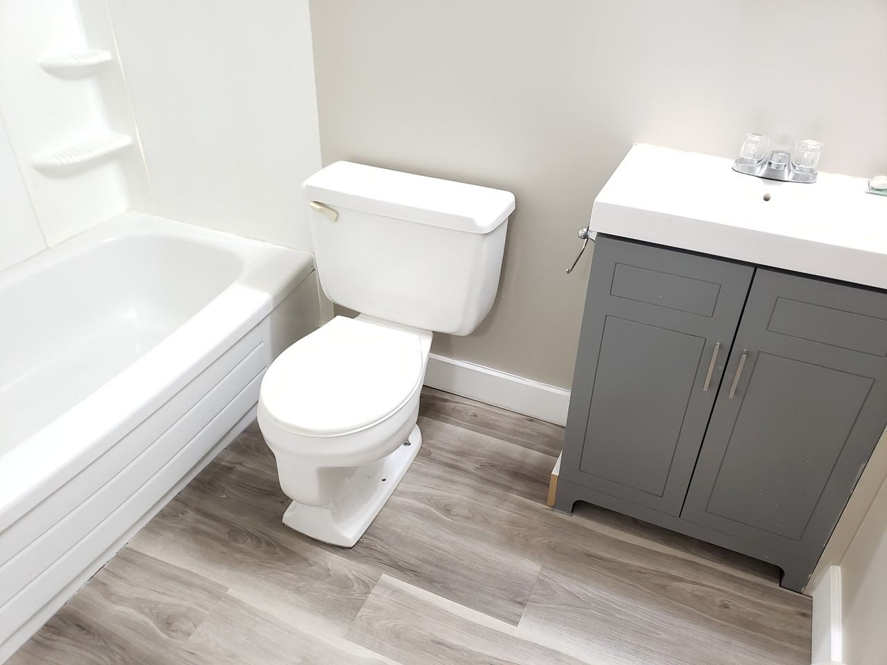 Cambridge Manor - Photo 6 of 13