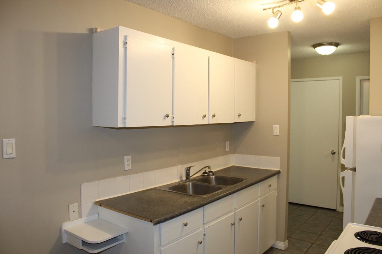 Seventh Street Manor - Photo 5 of 16