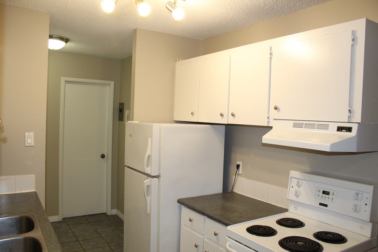 Seventh Street Manor - Photo 6 of 16