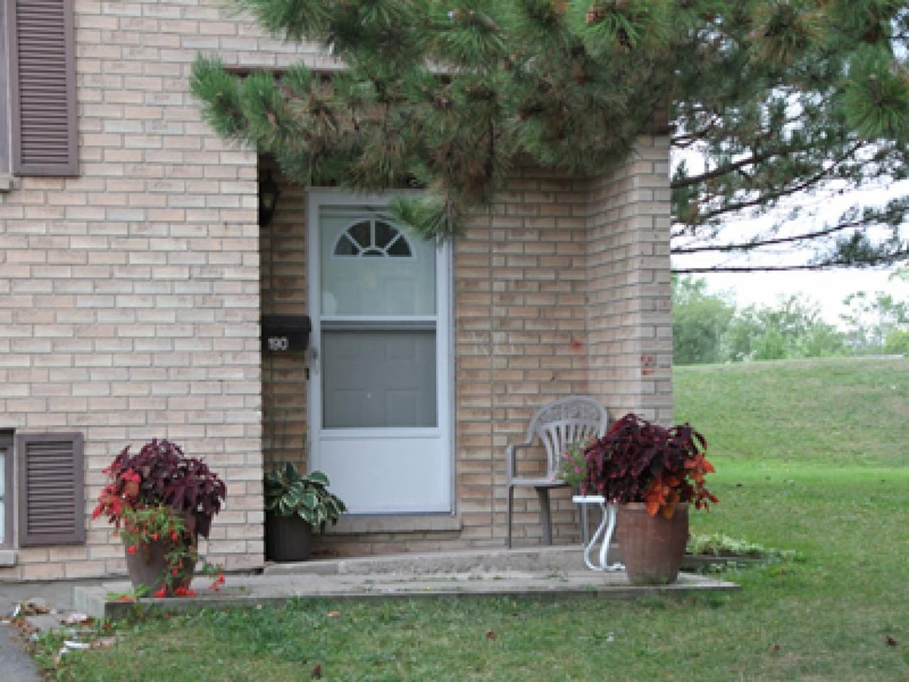 195 Denistoun Street - Photo 4 of 15