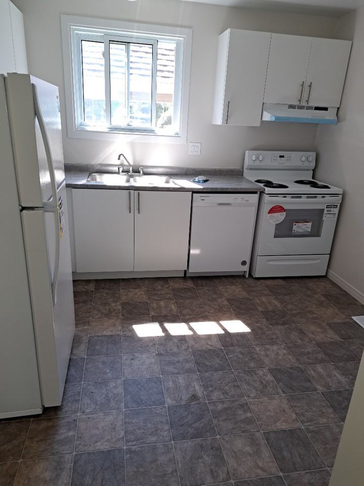 305 Briarhill - Photo 4 of 10