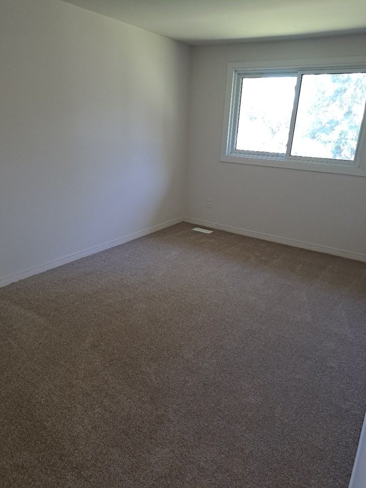 305 Briarhill - Photo 7 of 10