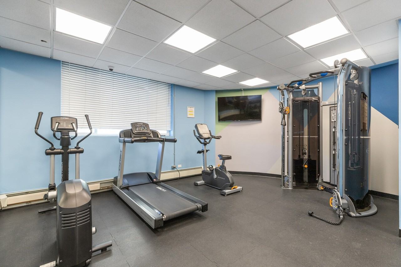 Concord Tower - Photo 7 of 17