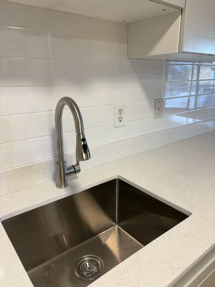 Lincoln Manor - Photo 2 of 5