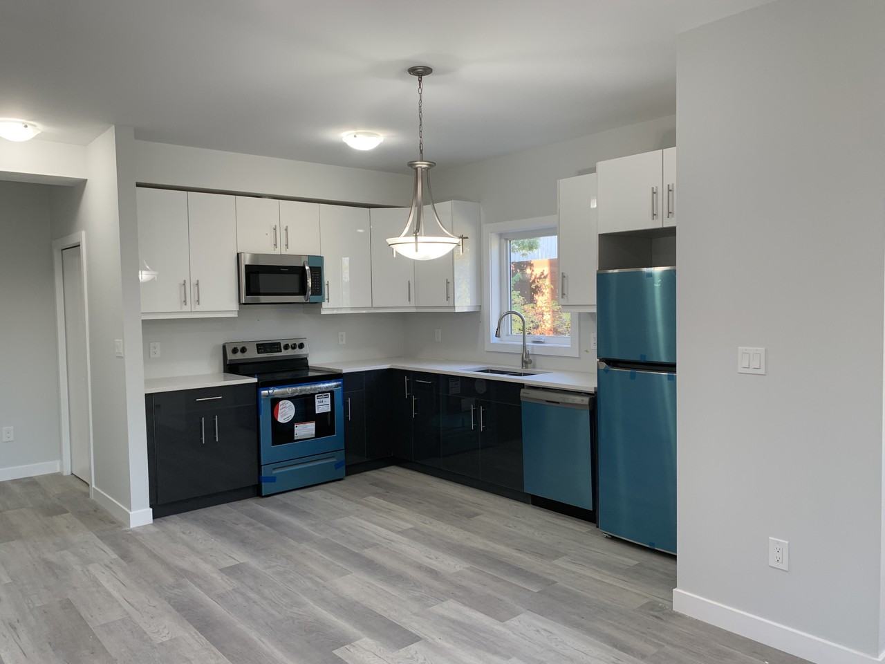 165 Sadler Ave - Photo 6 of 38