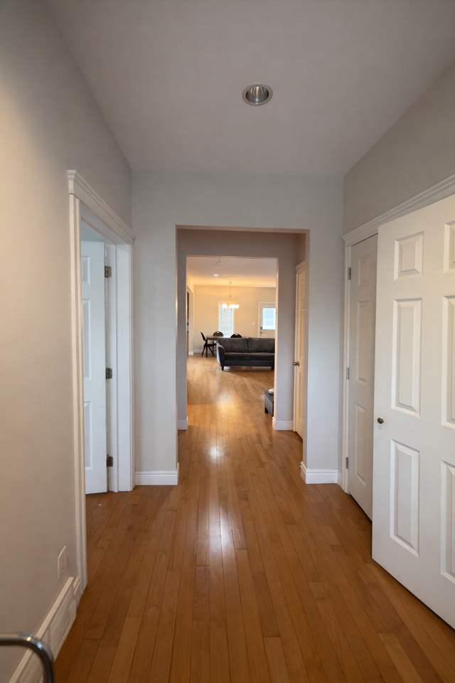 Spacious 5 Bedroom Home for Rent – Prime Location - Photo 2 of 18