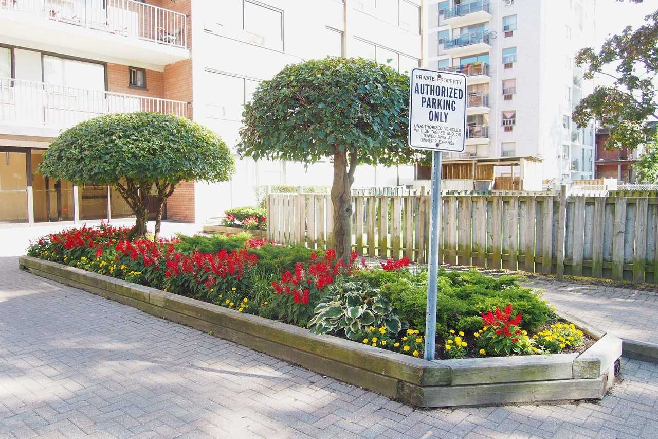 77 Spencer Avenue - Photo 3 of 19