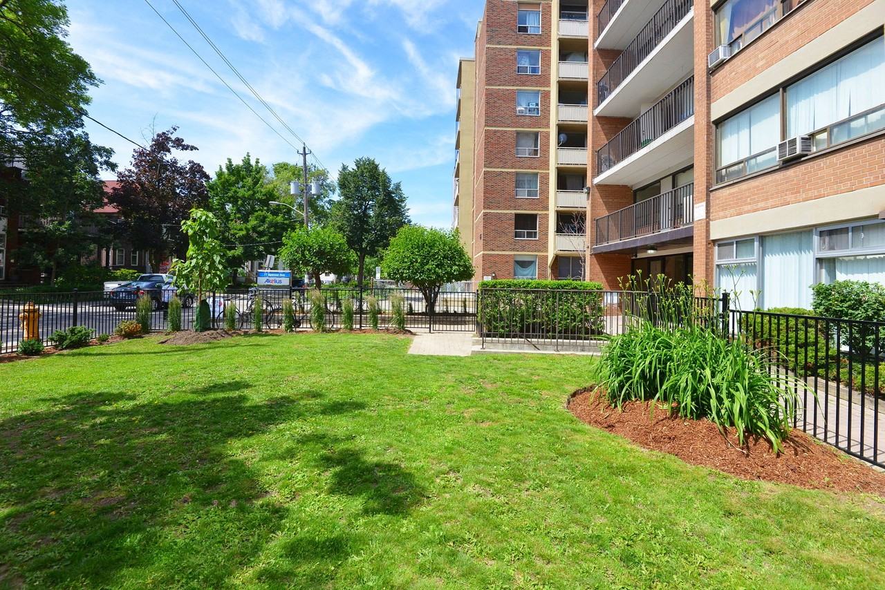 77 Spencer Avenue - Photo 5 of 19